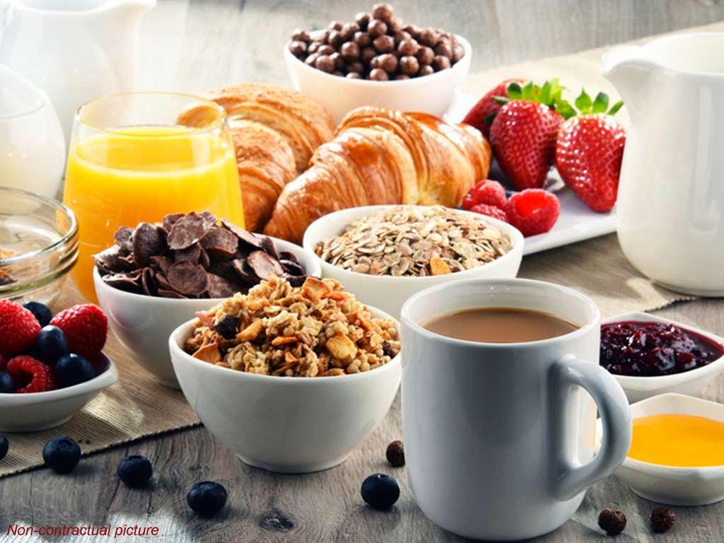 Golden Tulip Le Diplomate Hotel Котону Екстериор снимка