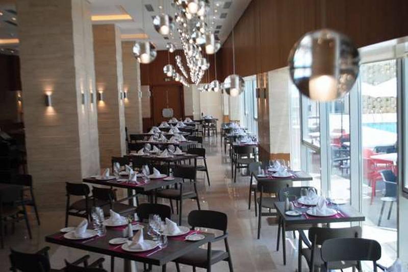 Golden Tulip Le Diplomate Hotel Котону Екстериор снимка