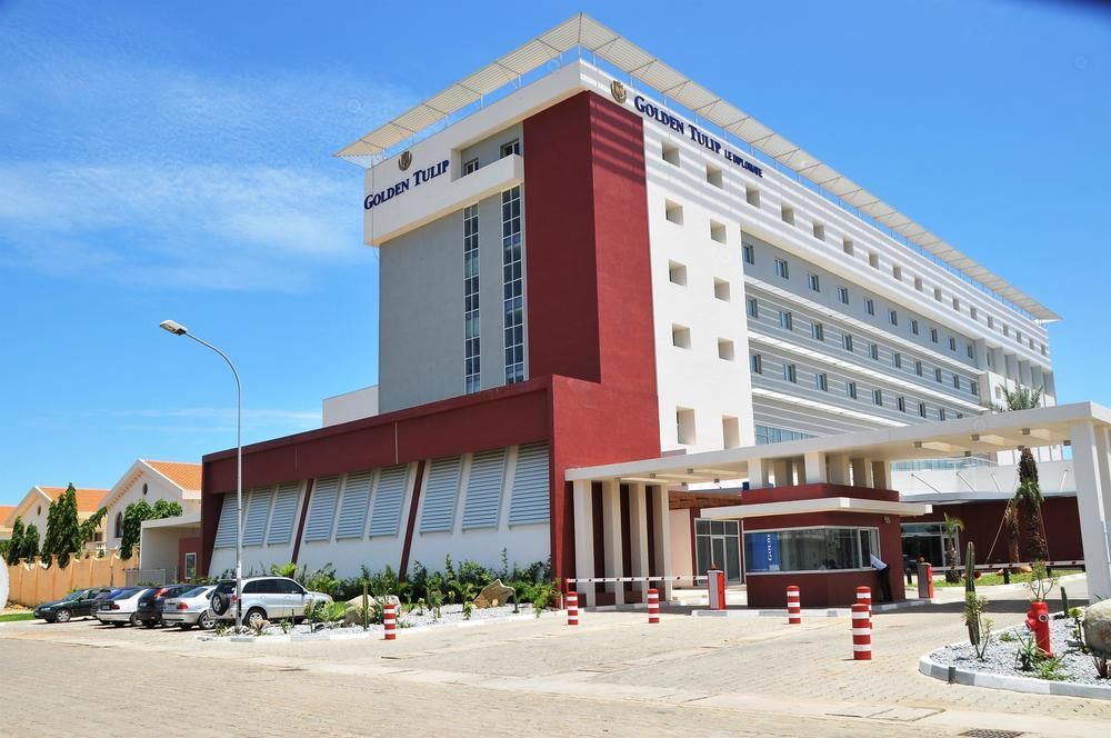 Golden Tulip Le Diplomate Hotel Котону Екстериор снимка