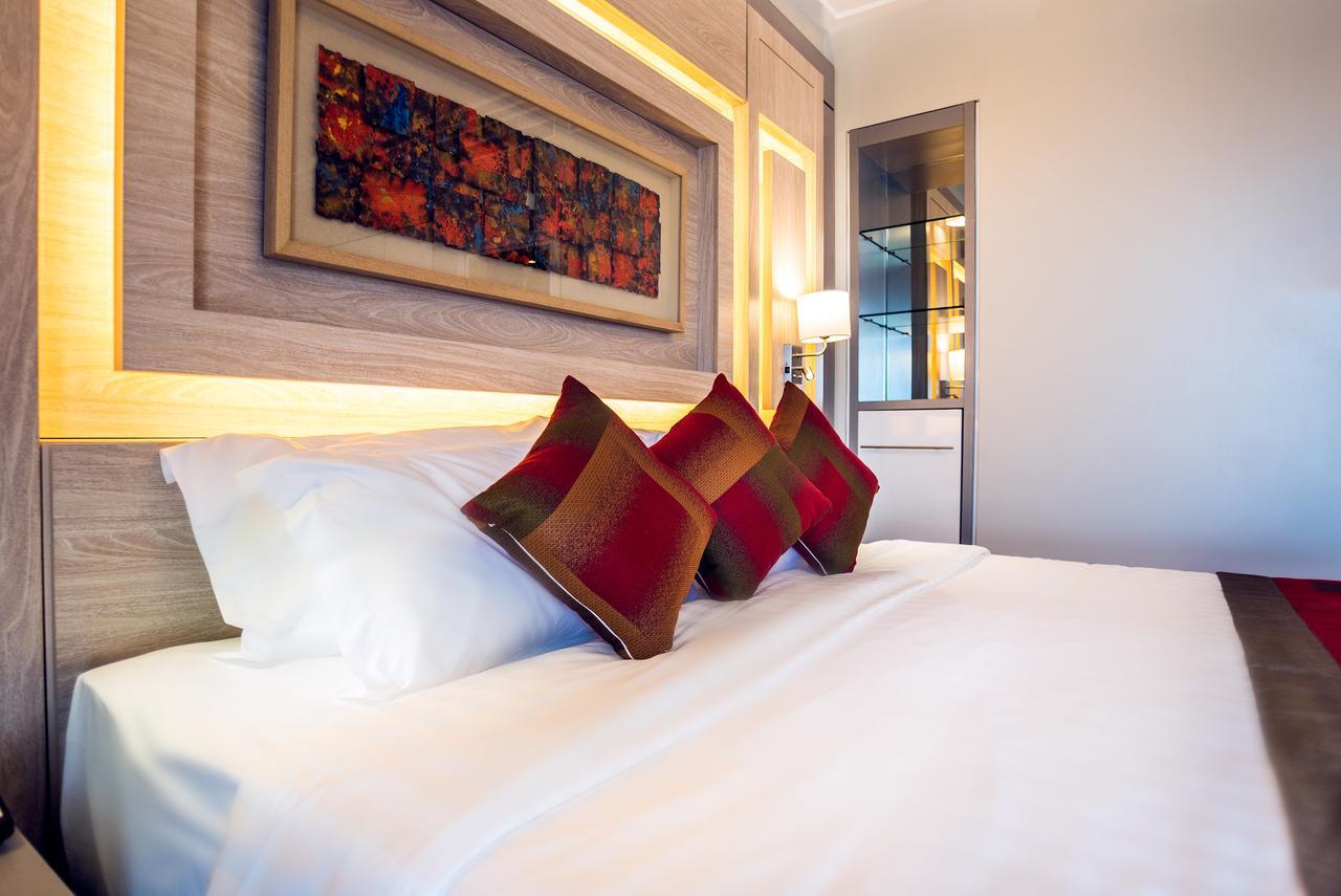 Golden Tulip Le Diplomate Hotel Котону Екстериор снимка