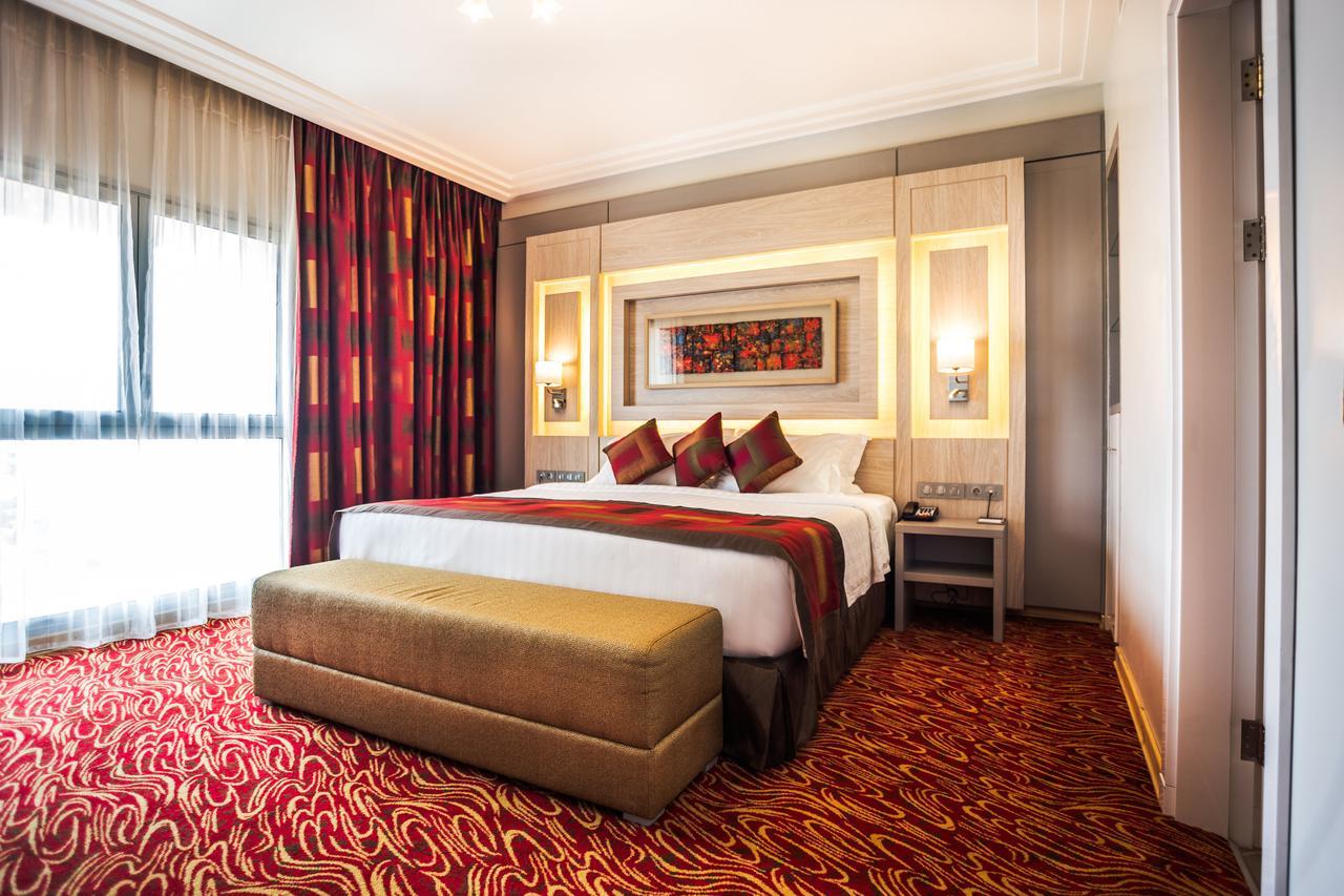 Golden Tulip Le Diplomate Hotel Котону Екстериор снимка