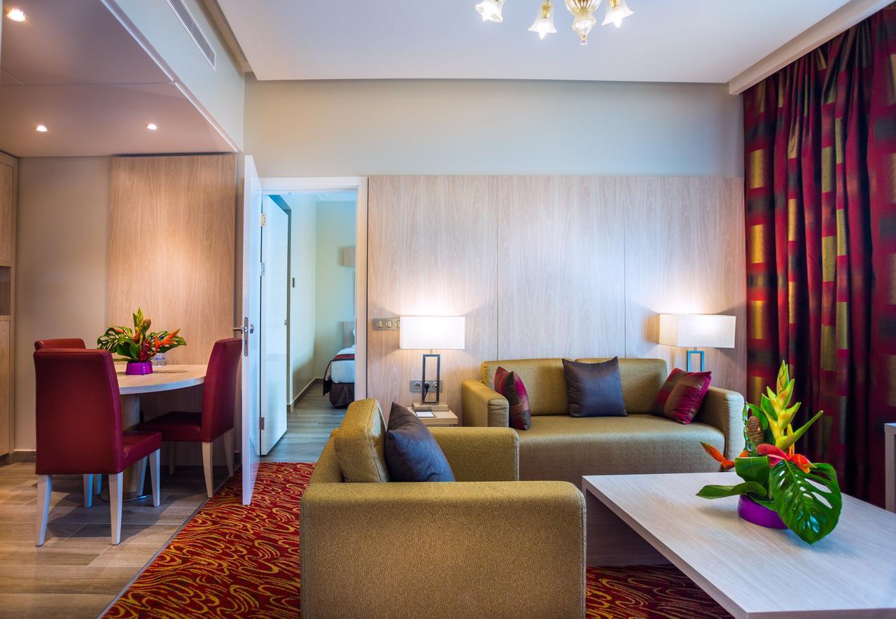 Golden Tulip Le Diplomate Hotel Котону Екстериор снимка