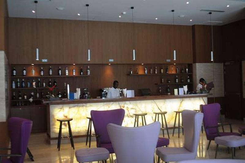 Golden Tulip Le Diplomate Hotel Котону Екстериор снимка