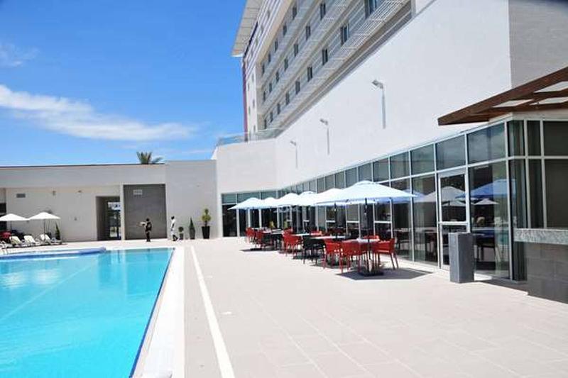 Golden Tulip Le Diplomate Hotel Котону Екстериор снимка